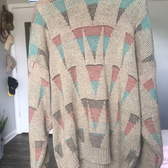 London Fog Sweaters - 90s triangle print sweater